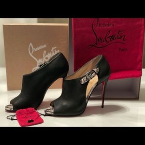 Sexy stiletto booties Christian Louboutin peep toe perfect for fall!